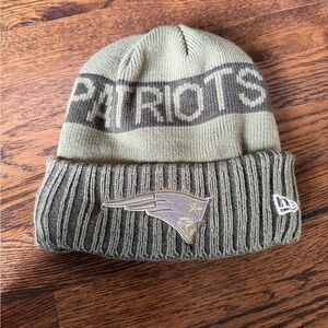 New Era NFL New England Patriots Olive & Gray Beanie